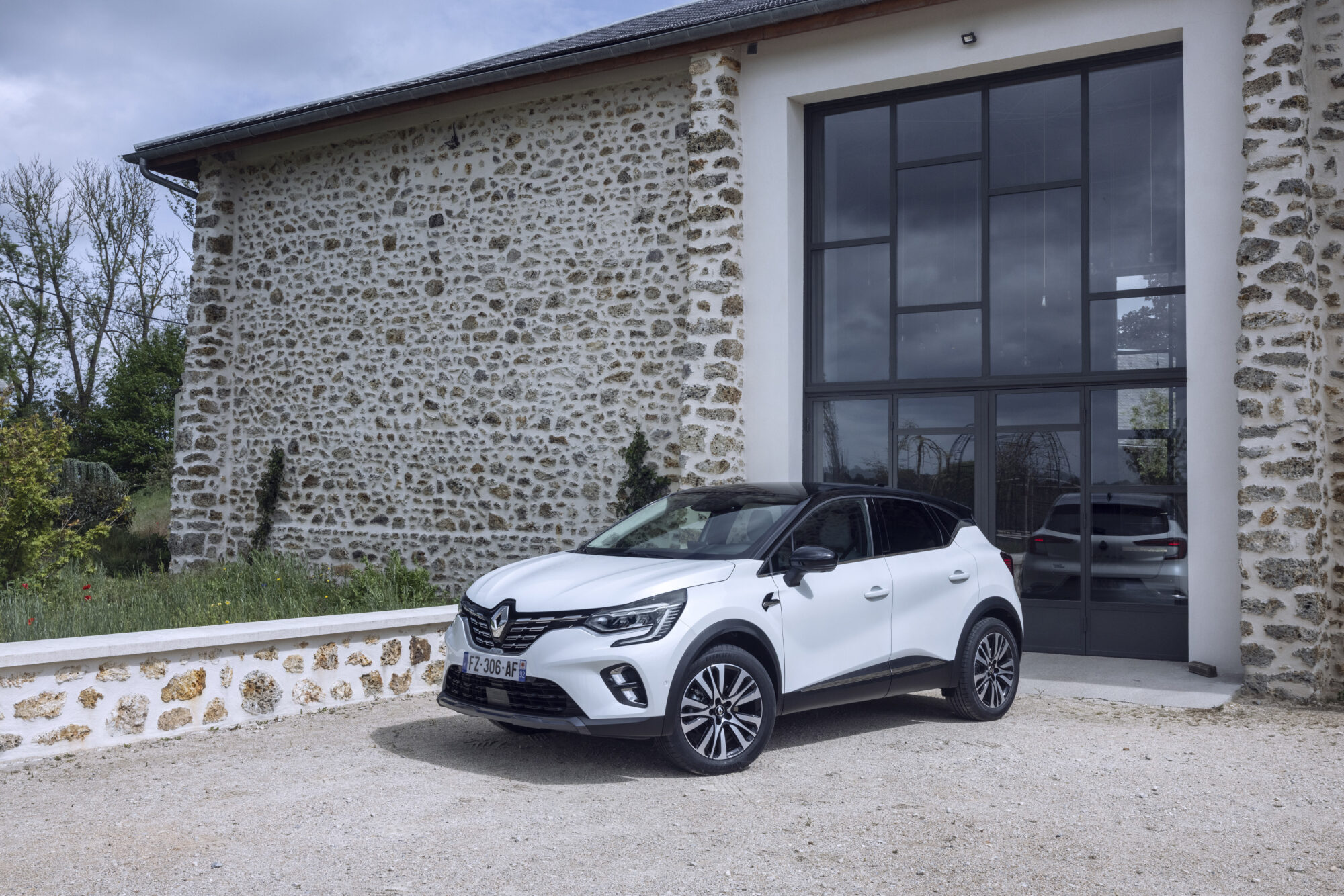 2021 - Renault Captur E-TECH Hybrid test-drives - Initiale Paris Version