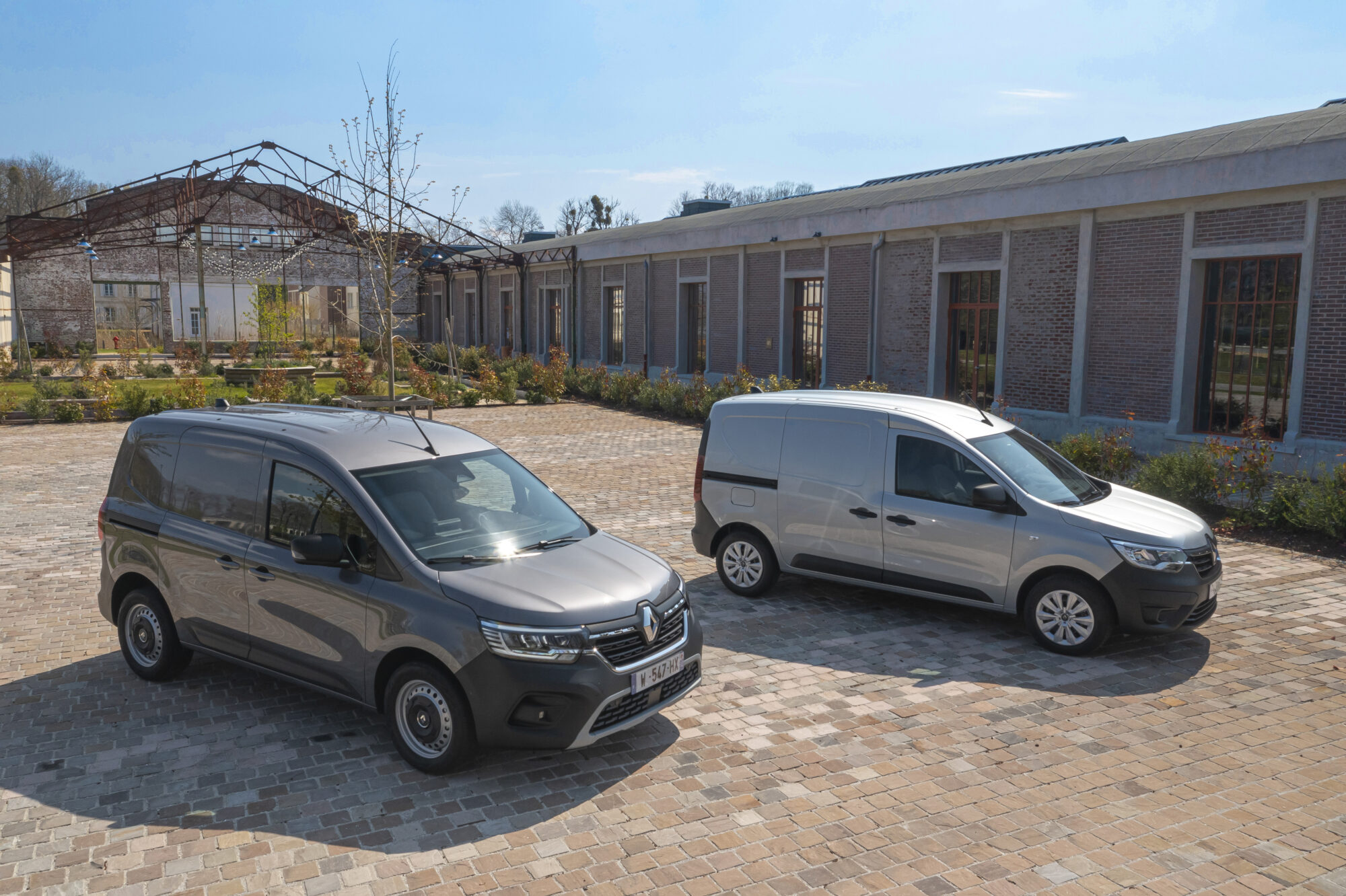 2021 - New Renault Kangoo Van and New Renault Express Van - Tests drive