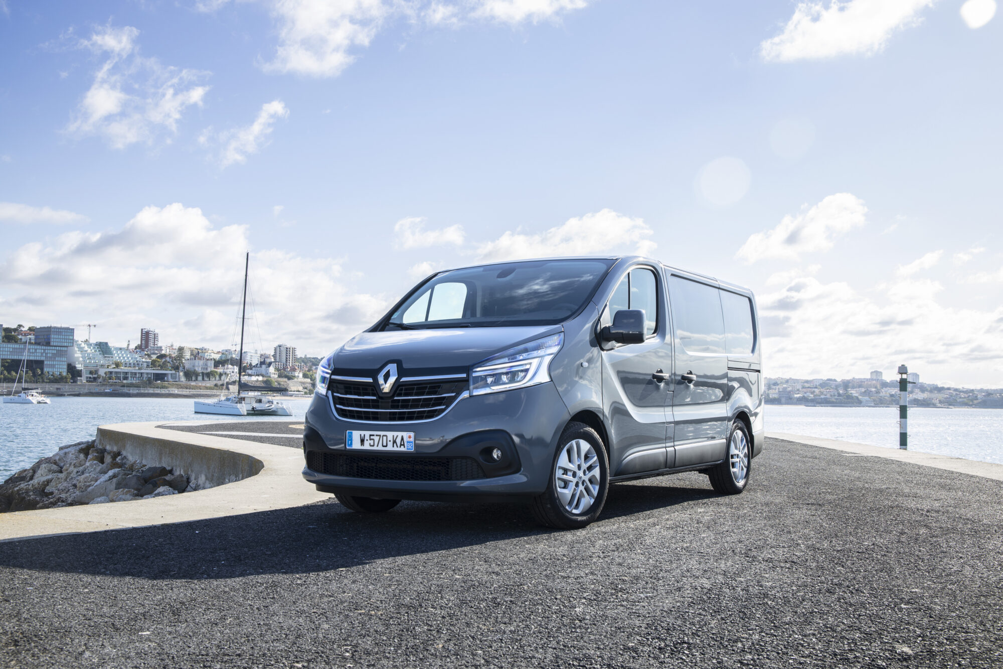 2019 - New Renault TRAFIC press tests in Portugal
