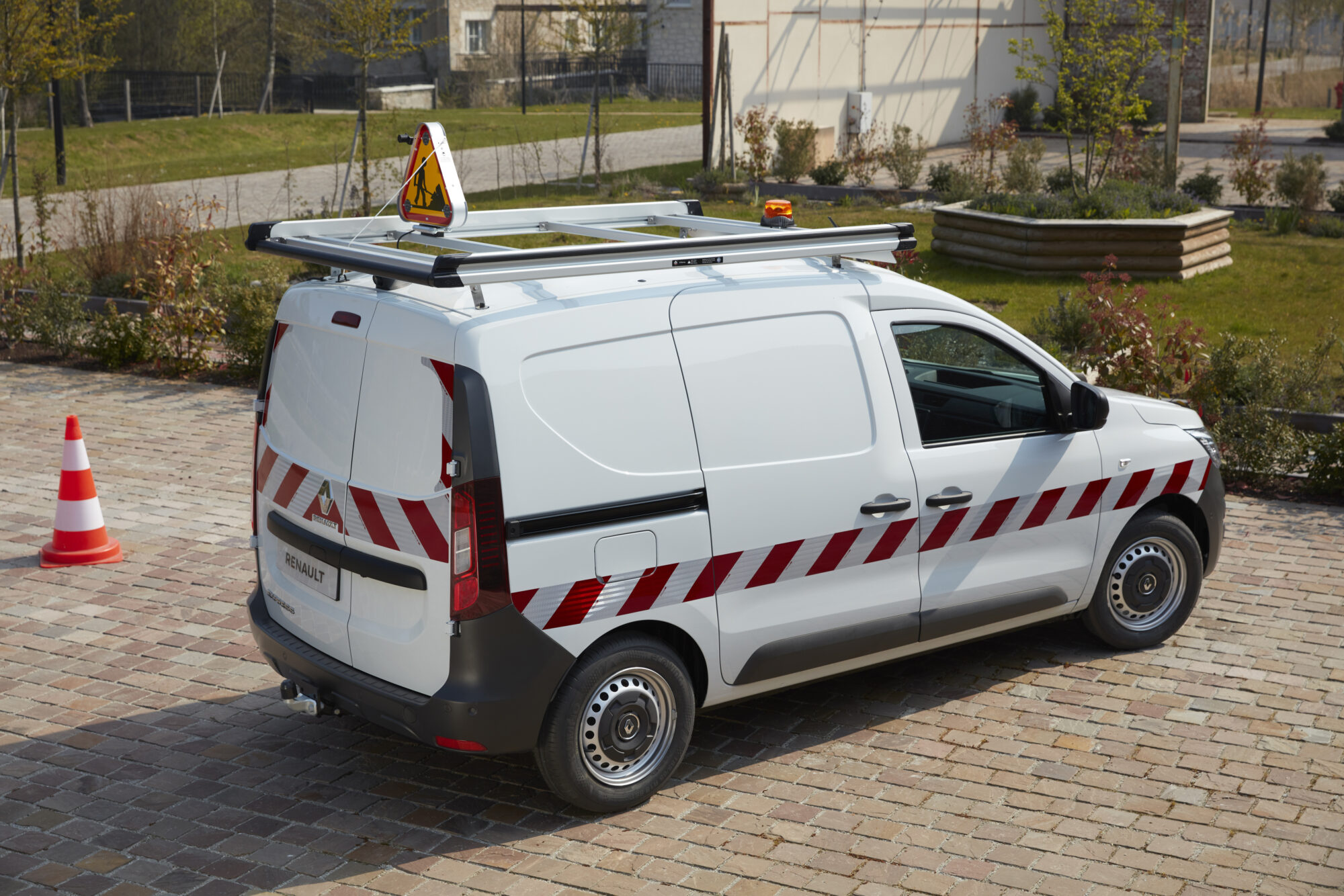 2021 - New Renault Express Van - Tests drive - Converted vehicles