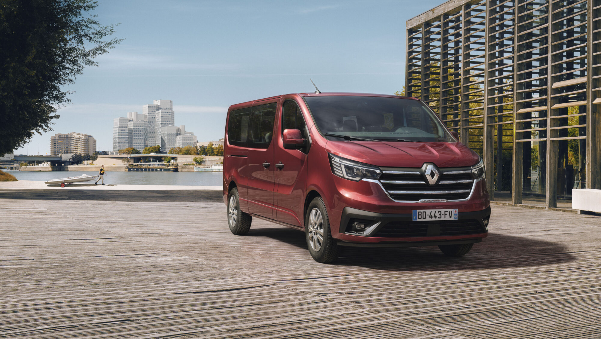 2021 - New Renault Trafic on location