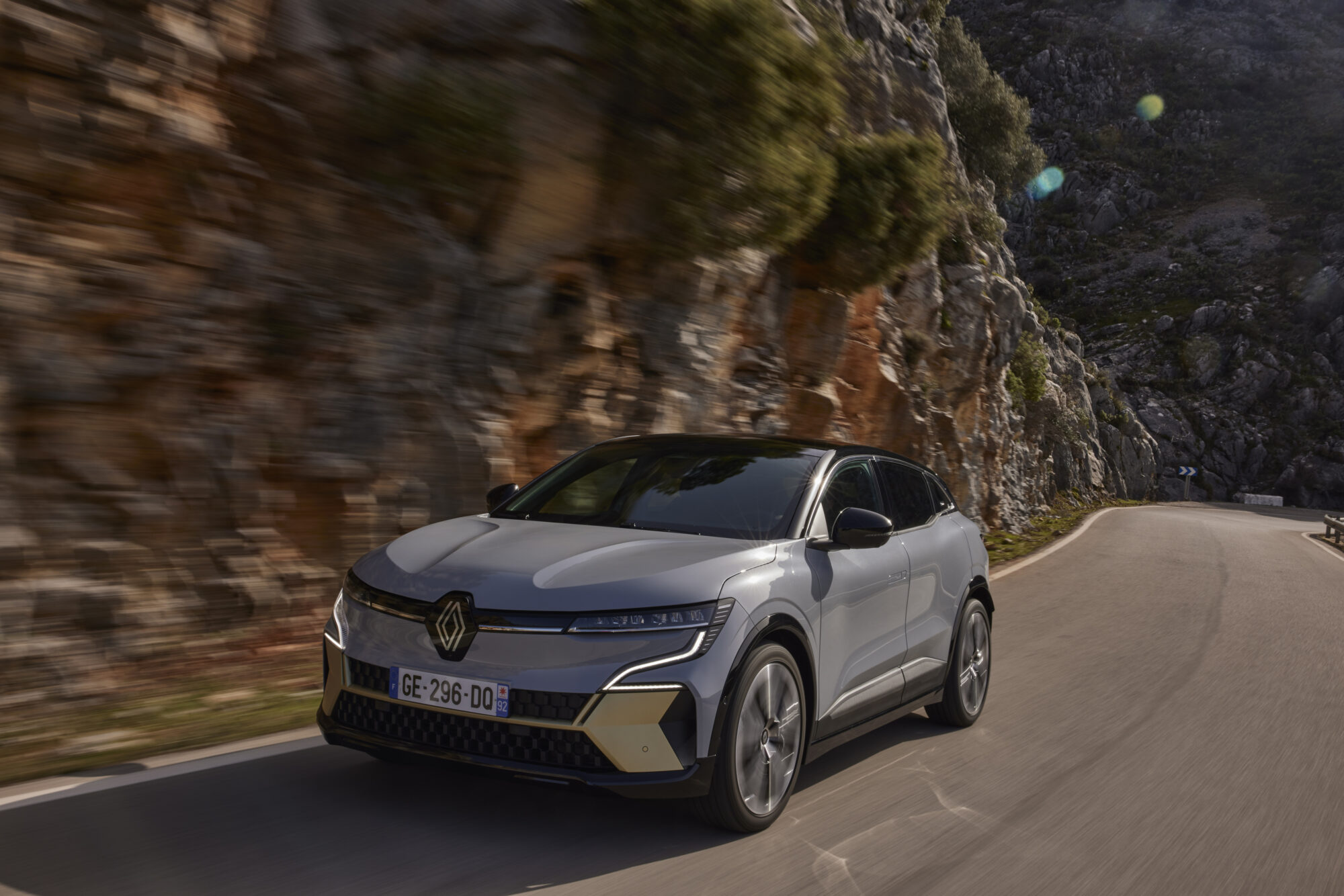 All-New Renault MEGANE E-TECH Electric - Iconic Version - Rafale Grey - Drive tests