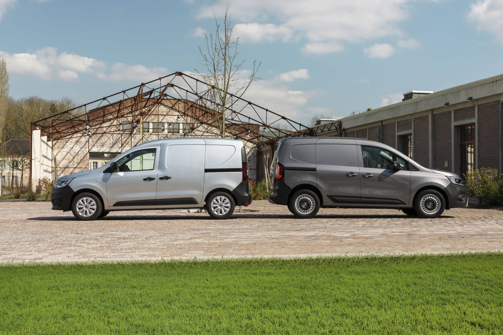 2021 - New Renault Kangoo Van and New Renault Express Van - Tests drive