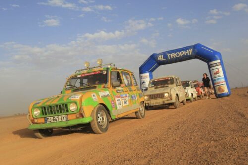 Back to the 4L Trophy 2022: Mélanie and Harmony's Renault 4 at the heart of a solidarity raid