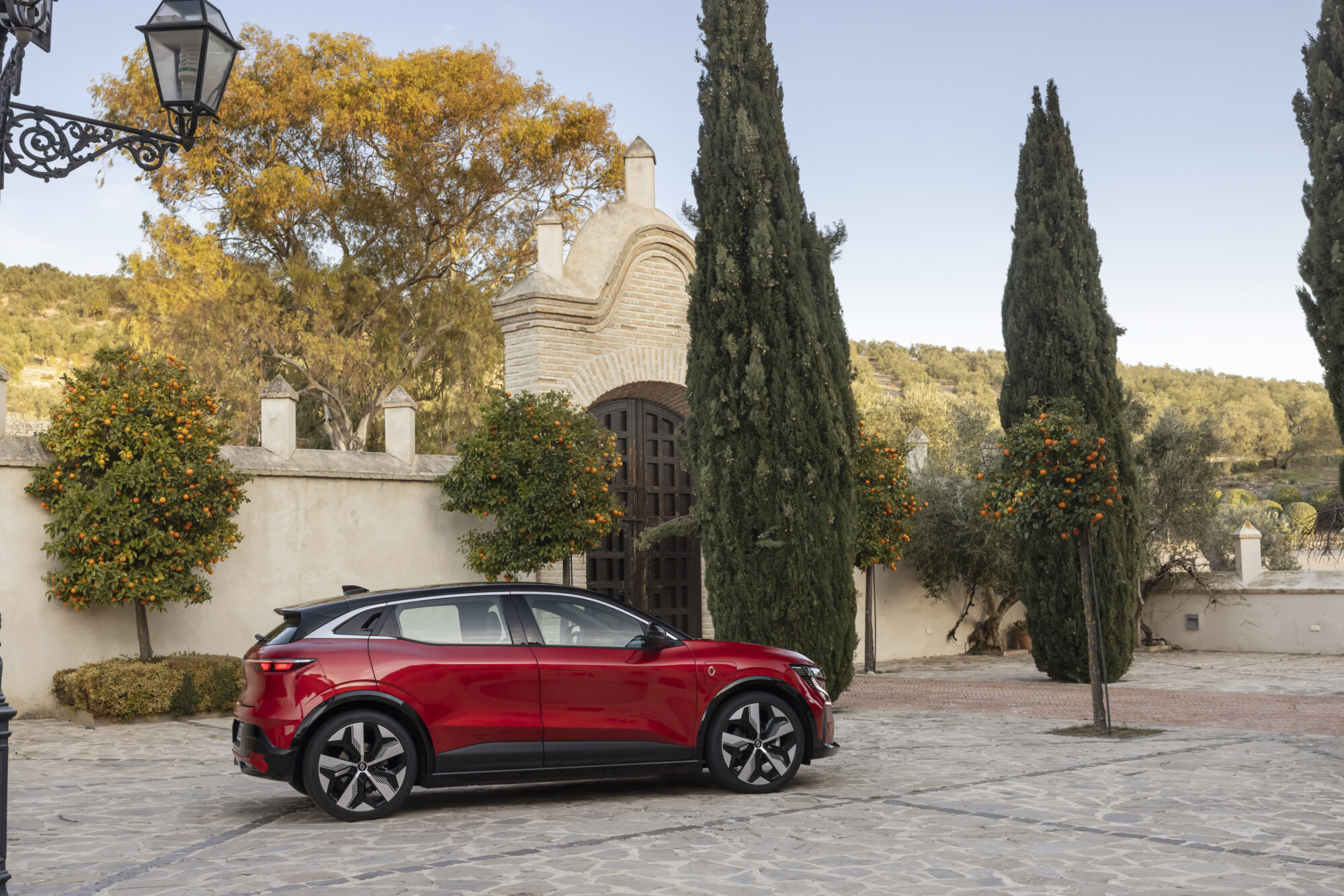 All-New Renault MEGANE E-TECH Electric - Techno version - Flame Red - Drive tests