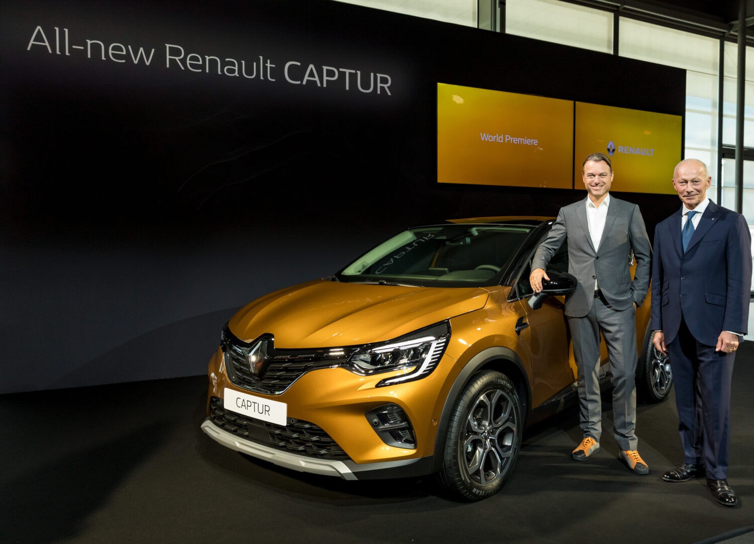 2019 - Nouveau Renault CAPTUR présenté Au Salon De Francfort