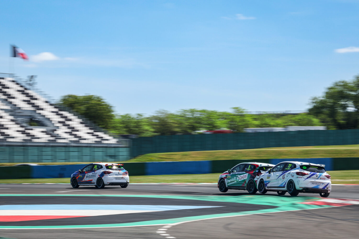 Pouget wins under sunny skies at Magny-Cours