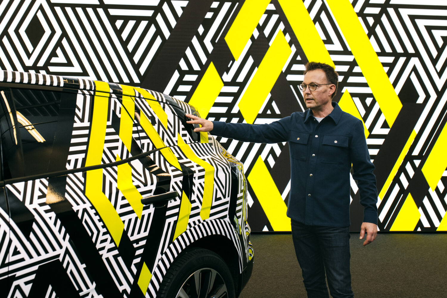 2022 - Story Nouveau Renault Austral : cacher le style avec style