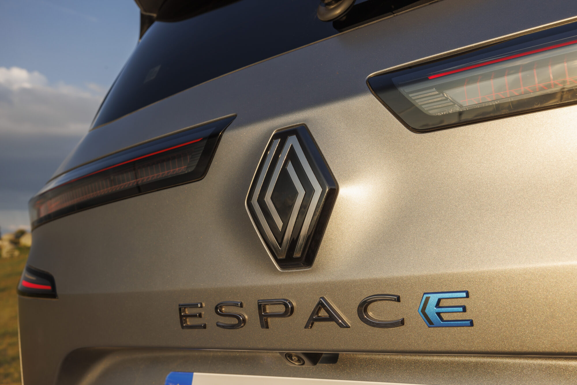 Nouveau Renault Espace E-Tech 200 ch - Esprit Alpine - Gris Schiste